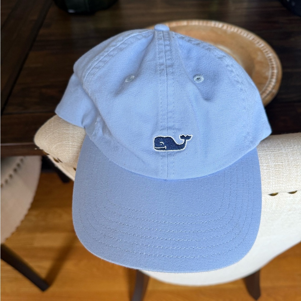 Darling baby blue brand, new vineyard vines hat 🧢 💜